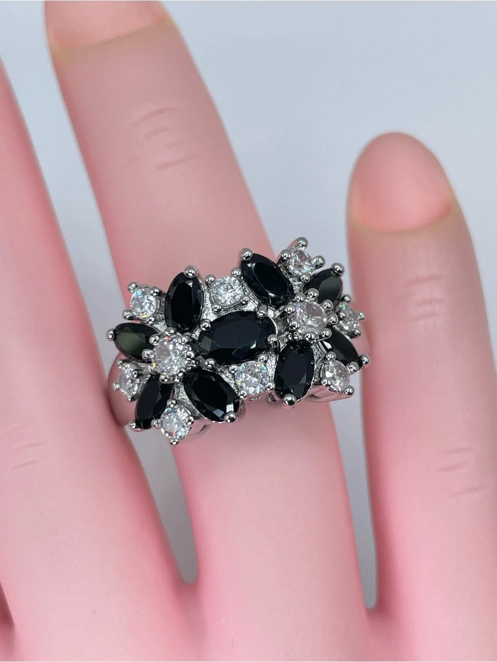 Swarovski Crystal Elements Black White Crystal Floral Cluster Ring Sz 8
